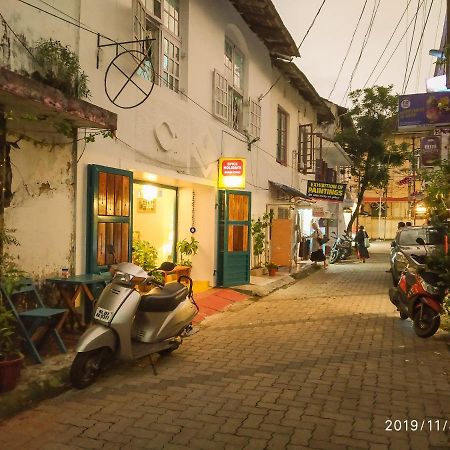 Spice Holidays Hotel Kochi Exterior photo
